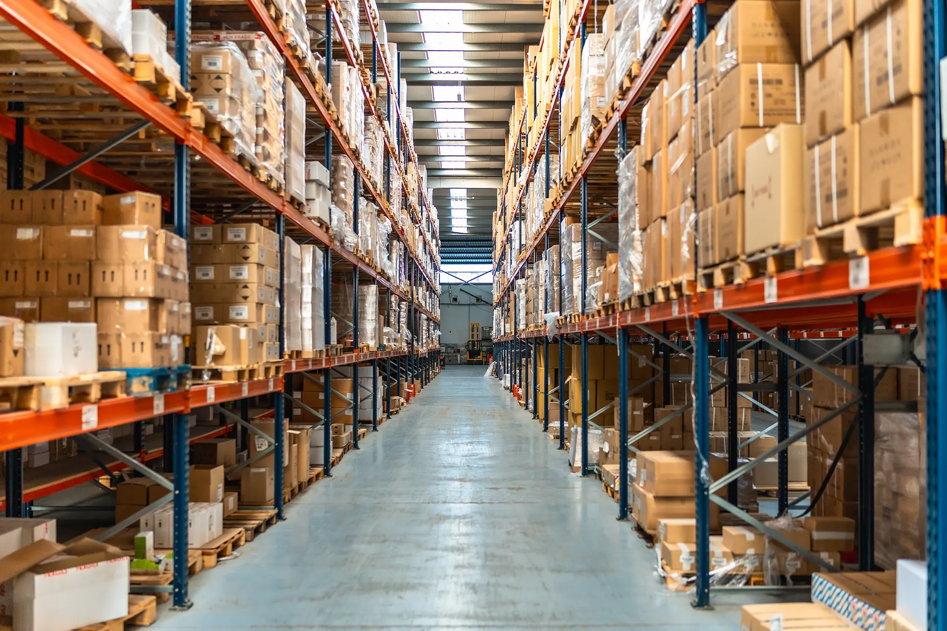 Food distribution warehouse operations
